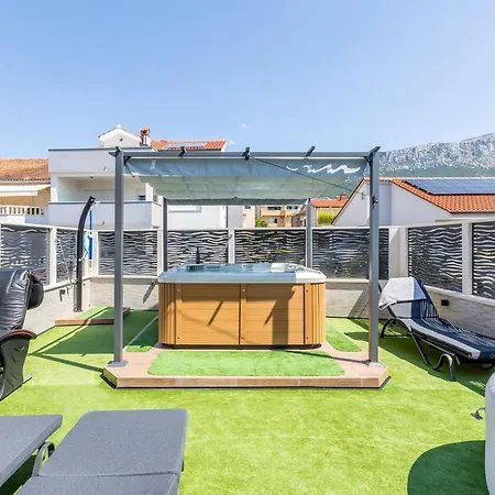 Merita - Two Bedroom With Balcony *