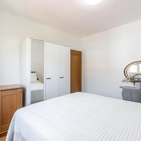 アパート Merita - Two Bedroom With Balcony Kaštela