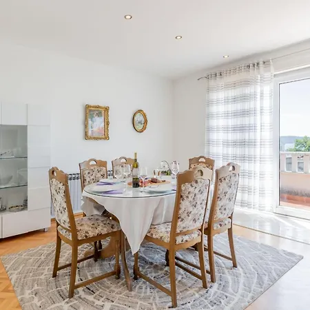 Merita - Two Bedroom With Balcony Apartment