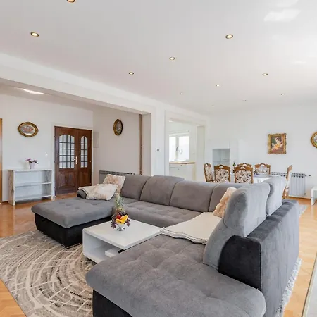 アパート Merita - Two Bedroom With Balcony Kaštela