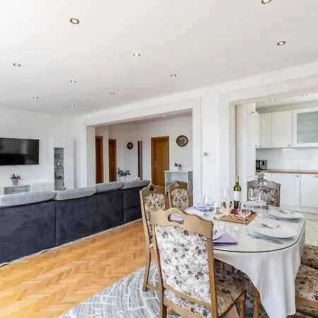 Apartment Merita - Two Bedroom With Balcony