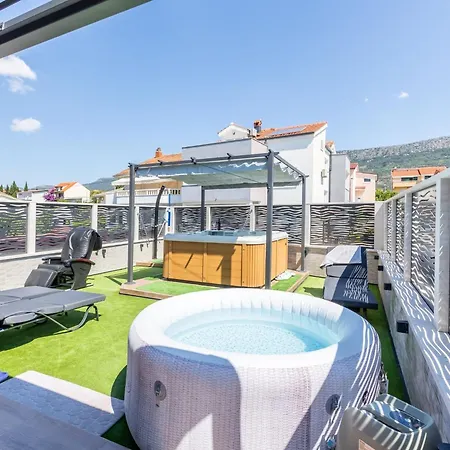 Merita - Two Bedroom With Balcony * Kaštela