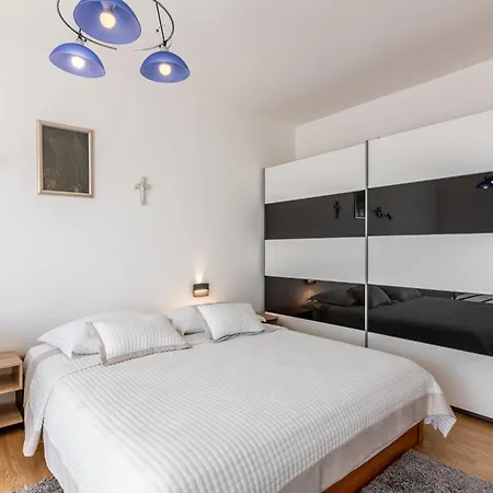 Merita - Two Bedroom With Balcony