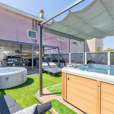 Merita - Two Bedroom With Balcony * Kastela