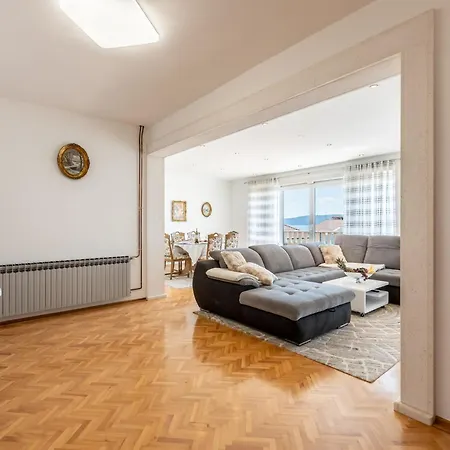 Merita - Two Bedroom With Balcony * Kastela