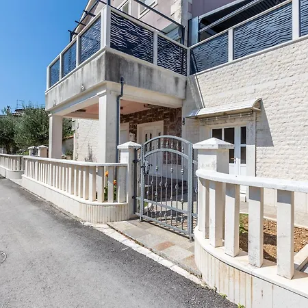 Merita - Two Bedroom With Balcony Apartment